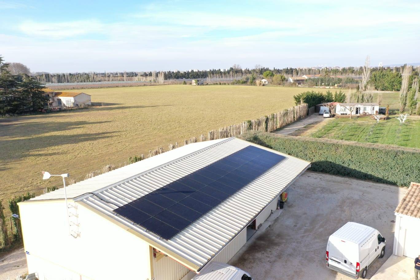 découvrez comment le photovoltaïque agricole transforme les exploitations en générant de l'énergie durable tout en optimisant les revenus des agriculteurs. en intégrant des panneaux solaires sur vos terres, maximisez votre production énergétique et contribuez à une agriculture plus verte.