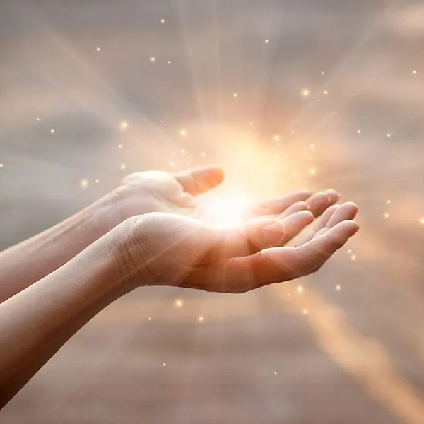découvrez les bienfaits des soins énergétiques pour harmoniser votre corps et votre esprit. explorez des techniques naturelles pour revitaliser votre énergie, apaiser le stress et favoriser votre bien-être global.