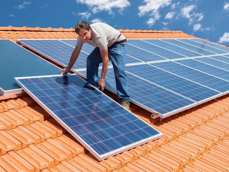 découvrez comment la transition énergétique solaire transforme notre avenir, en favorisant une utilisation durable des ressources solaires pour réduire l'empreinte carbone et promouvoir un environnement plus sain. explorez les innovations et les solutions offertes par l'énergie solaire.