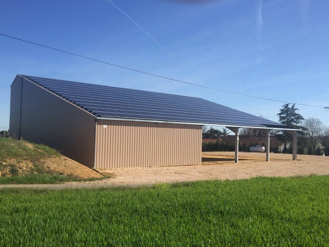 découvrez comment bénéficier d'un bâtiment photovoltaïque gratuit pour produire votre propre énergie solaire. profitez d'une solution écologique et économique pour réduire vos factures d'électricité tout en contribuant à la transition énergétique.