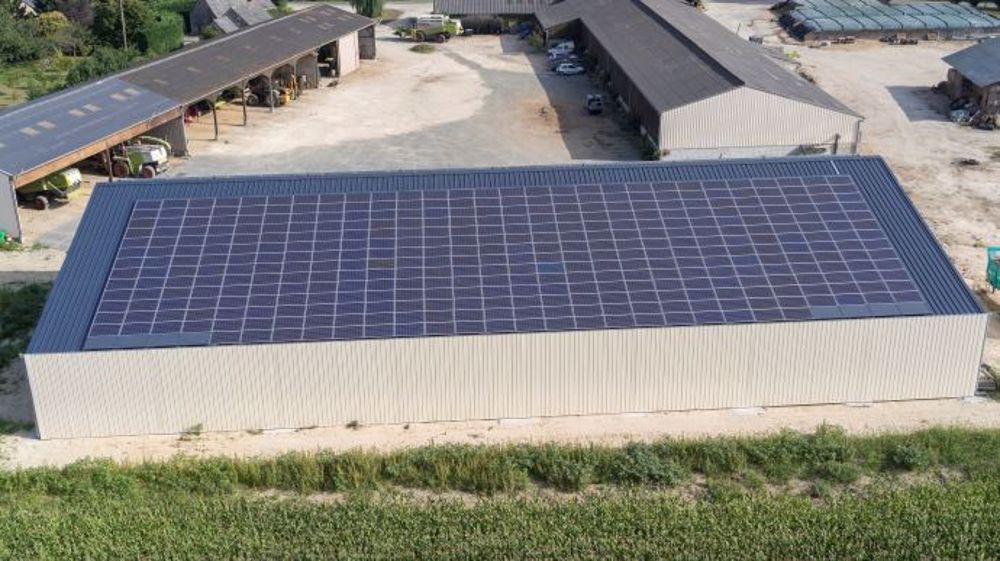 découvrez comment un bâtiment photovoltaïque peut devenir une solution rentable et durable pour votre consommation d'énergie. maximalisez vos économies tout en contribuant à l'énergie verte grâce à nos conseils et solutions adaptées.