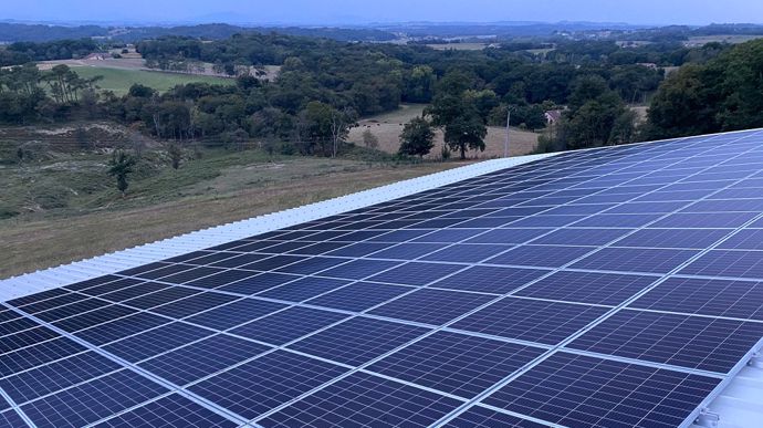 découvrez comment un bâtiment photovoltaïque rentable peut transformer votre consommation d'énergie. optimisez vos coûts tout en contribuant à la transition écologique grâce à une solution durable et économique.
