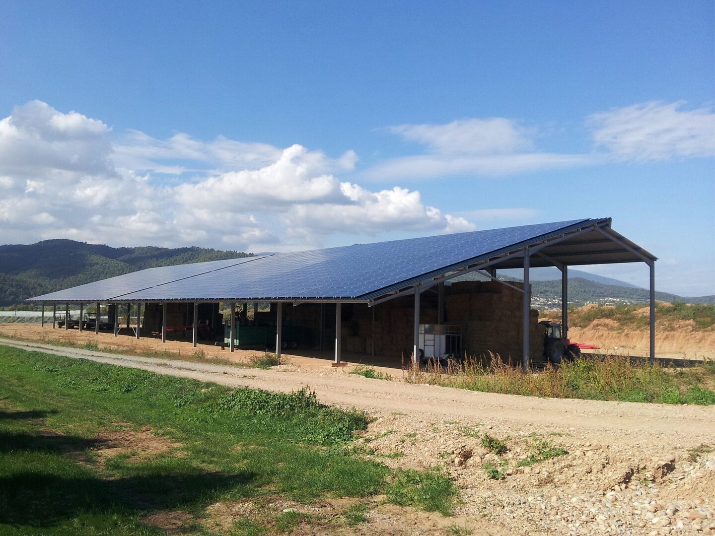 découvrez comment bénéficier de bâtiments photovoltaïques gratuits pour produire de l'énergie renouvelable. profitez d'installations durables et économisez sur vos factures d'électricité tout en contribuant à la protection de l'environnement.