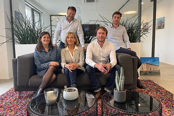contactez-nous pour discuter de votre projet solaire avec projet terre solaire. notre équipe d'experts est à votre écoute pour vous accompagner dans toutes les étapes de votre transition énergétique. ensemble, construisons un avenir durable et respectueux de l'environnement.