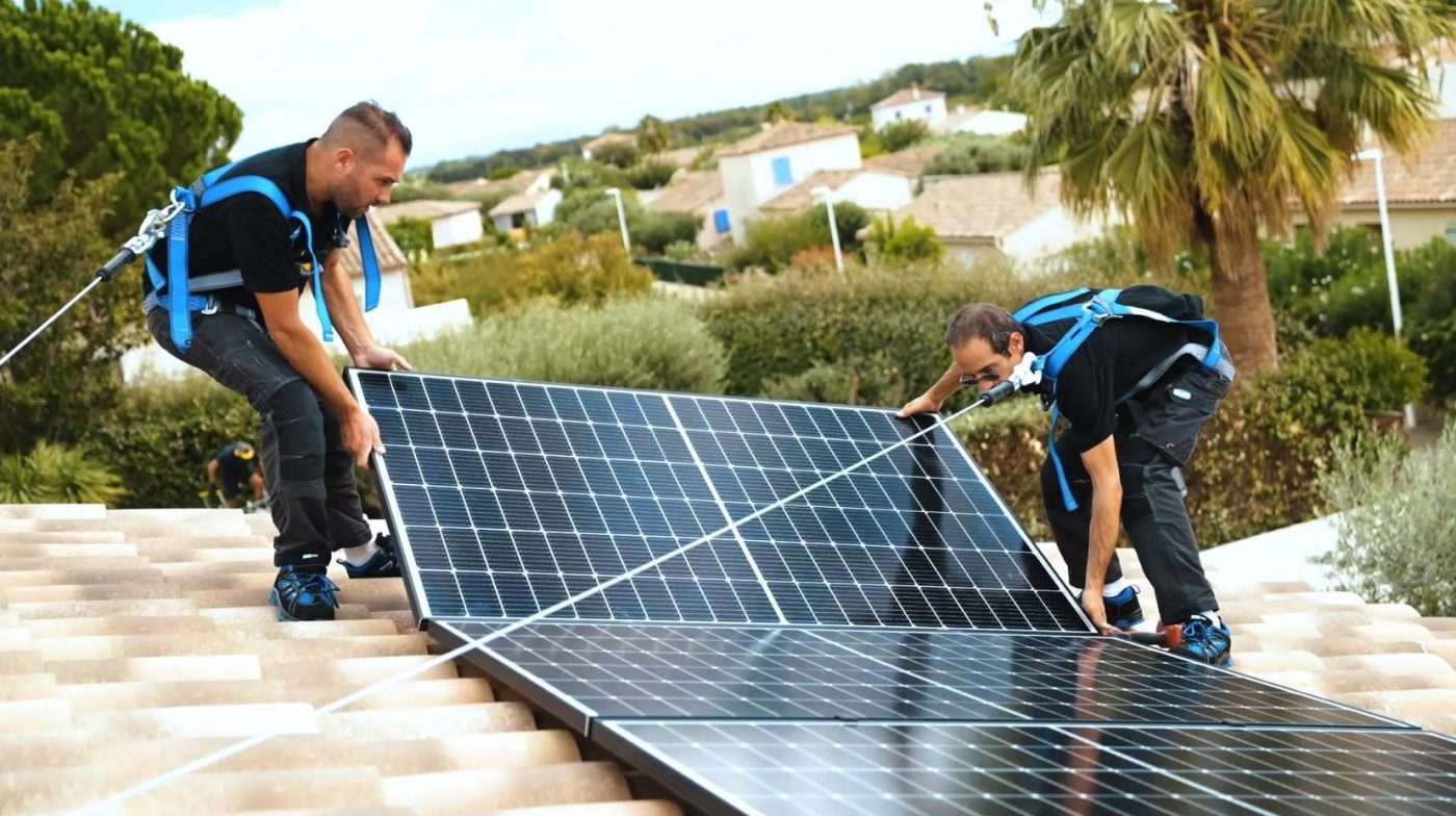 découvrez nos panneaux photovoltaïques certifiés rge, idéaux pour optimiser votre production d'énergie solaire dans la région 04. profitez d'une installation professionnelle et de conseils personnalisés pour réduire vos factures d'électricité tout en respectant l'environnement.