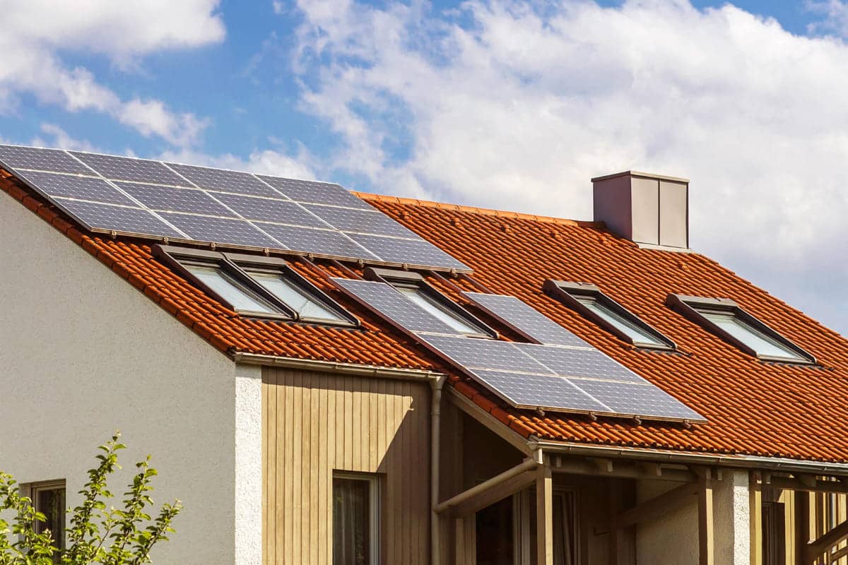 découvrez comment maximiser le rendement photovoltaïque de vos panneaux solaires grâce à des astuces pratiques, des analyses techniques et des conseils d'experts pour optimiser votre production d'énergie renouvelable.