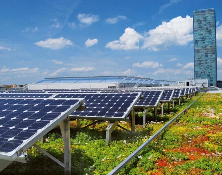 découvrez comment la révolution des bâtiments photovoltaïques transforme l'architecture moderne en intégrant des solutions énergétiques durables. explorez les innovations technologiques qui permettent de produire de l'énergie renouvelable tout en améliorant l'efficacité énergétique des structures.