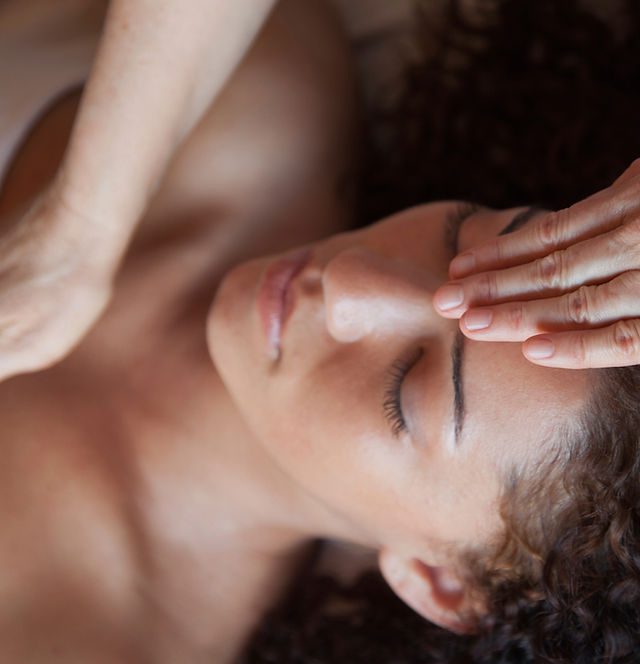 découvrez nos soins énergétiques pour la peau, alliant techniques naturelles et bien-être. offrez à votre épiderme l'énergie nécessaire pour revitaliser, régénérer et harmoniser votre beauté intérieure et extérieure.