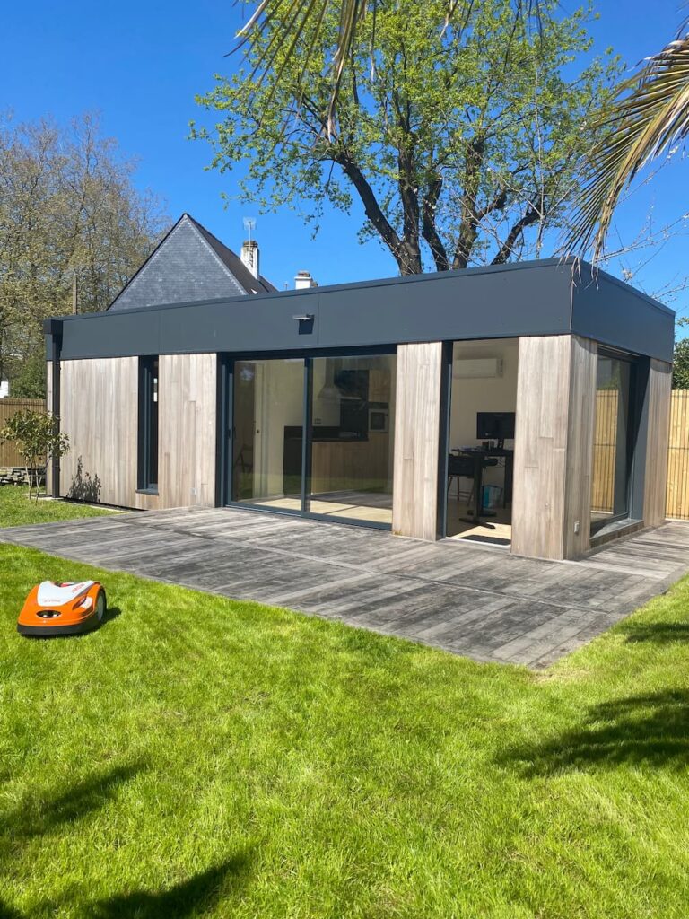 obtenez votre devis gratuit pour une maison container ! découvrez les avantages et les options de construction de maisons écologiques et modulaires. transformez votre projet en réalité avec notre expertise.