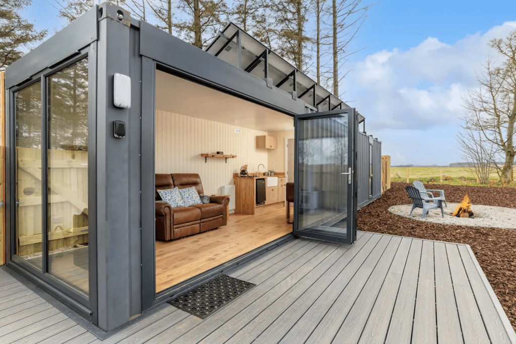 obtenez votre devis gratuit pour la construction de votre maison en container. découvrez toutes les options personnalisées et transformez votre projet en réalité avec des solutions écologiques et modernes.
