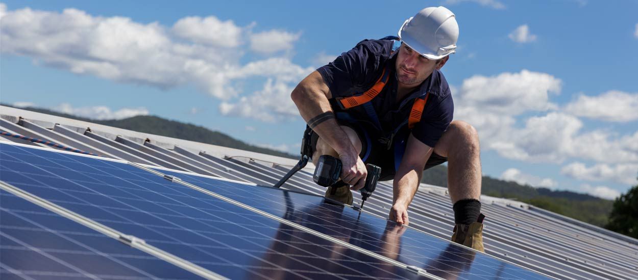 découvrez pourquoi les tarifs des panneaux solaires peuvent sembler exorbitants et comment optimiser votre investissement en énergie renouvelable. informez-vous sur les subsidés, les aides disponibles et les options de financement pour rendre votre transition énergétique plus accessible.