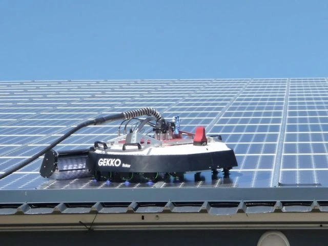 découvrez l'harmonie parfaite entre art et technologie avec nos vitraux innovants intégrant des panneaux solaires. alliez esthétique et performance énergétique pour une touche d'élégance durable dans votre espace.