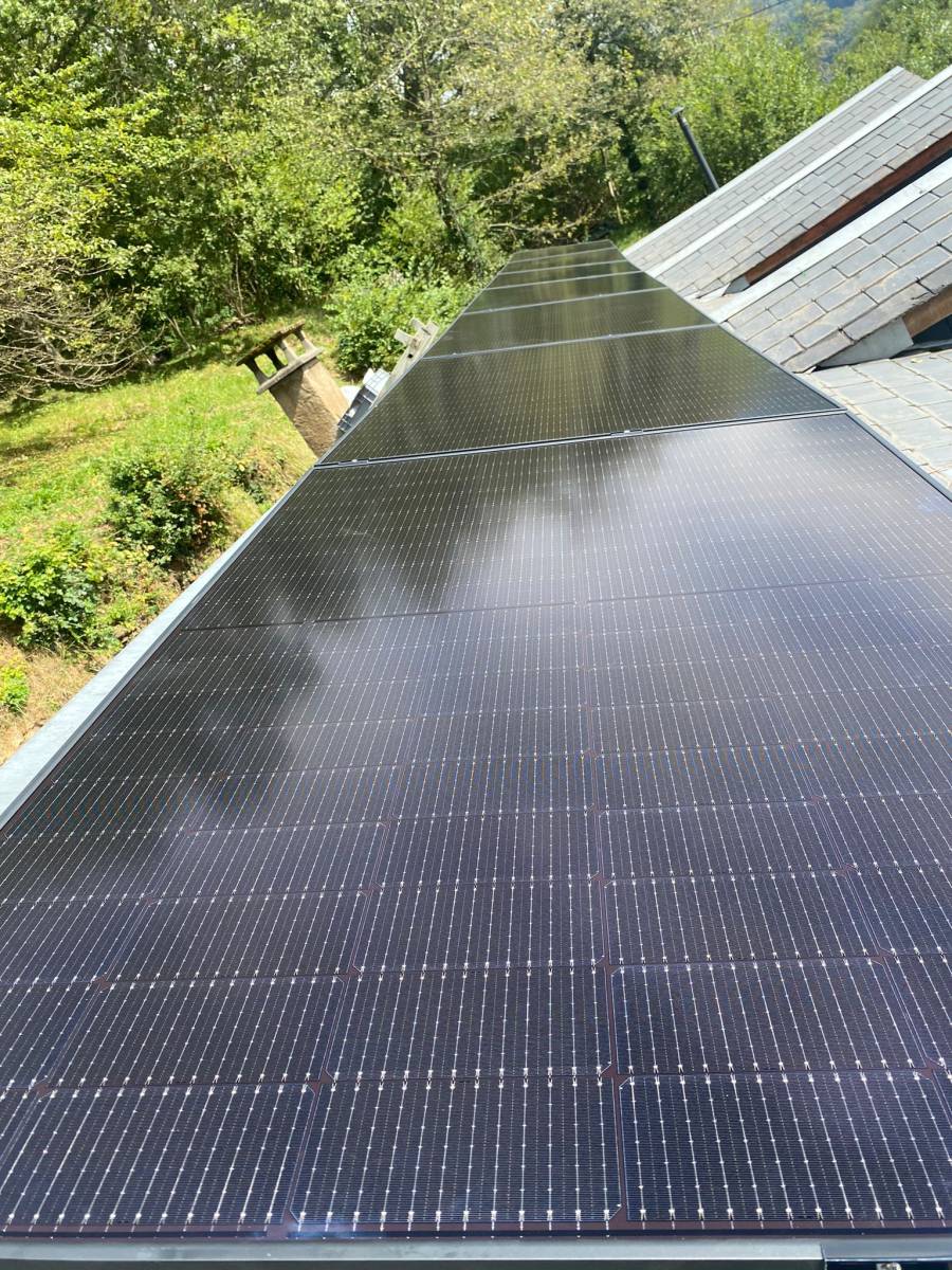 découvrez l'ardoise photovoltaïque, une solution innovante et esthétique pour produire de l'énergie solaire. alliez design et performance énergétique tout en préservant l'architecture de votre habitat.