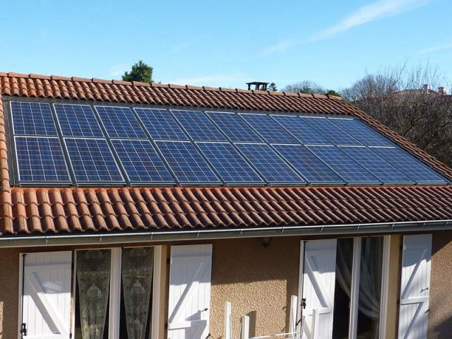 découvrez l'ardoise photovoltaïque, une solution innovante pour capter l'énergie solaire tout en préservant l'esthétique de votre toiture. alliez performance énergétique et style dans votre projet de construction ou de rénovation.