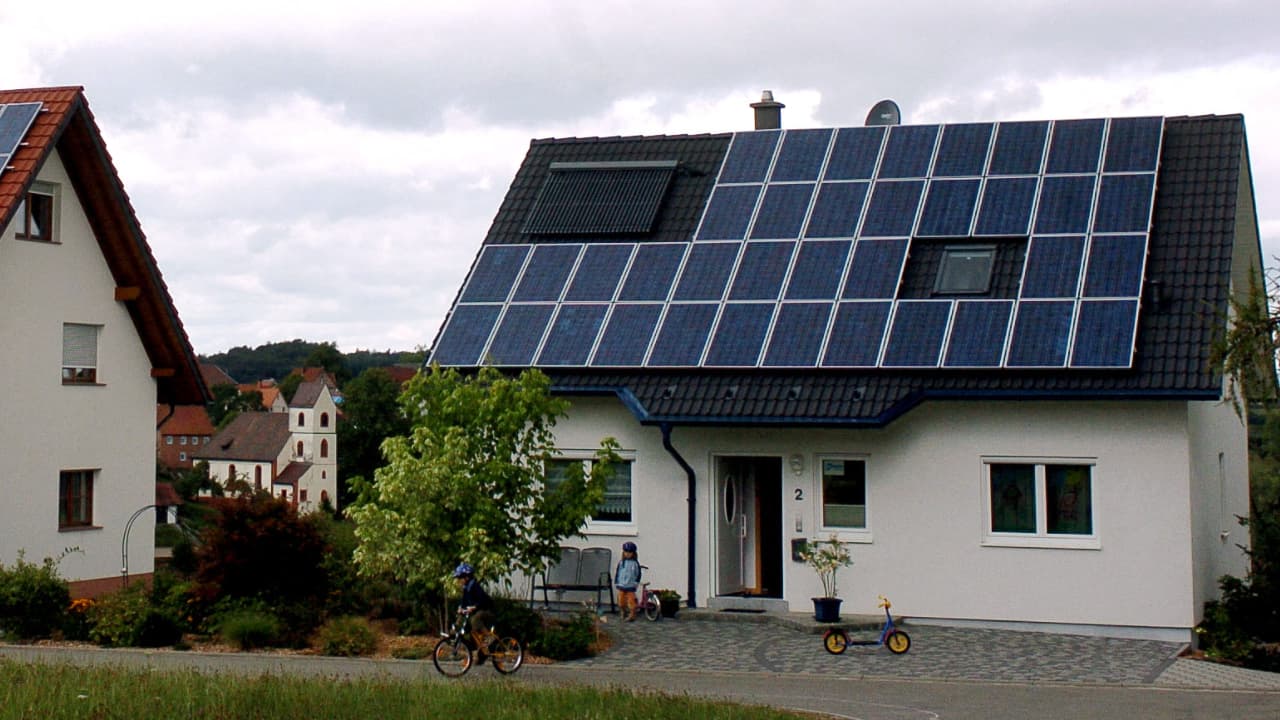 découvrez l'association victimes photovoltaïques, dédiée à soutenir et accompagner les personnes touchées par des problèmes liés aux installations photovoltaïques. informez-vous sur vos droits, trouvez des ressources et rejoignez une communauté engagée pour faire entendre votre voix.