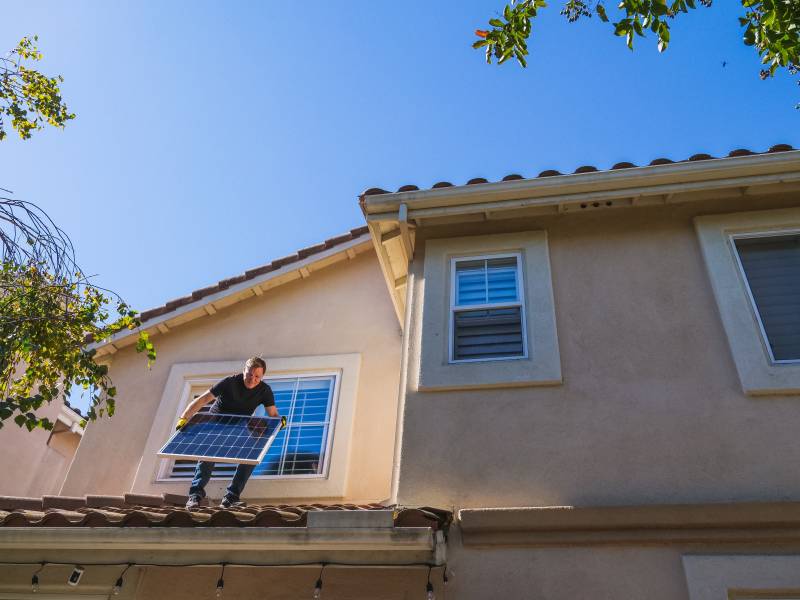 découvrez les nombreux avantages des panneaux photovoltaïques à avignon. profitez de l'énergie solaire pour réduire vos factures d'électricité, bénéficier d'aides financières et contribuer à une approche écologique. investissez dans un avenir durable grâce aux solutions photovoltaïques adaptées à votre région.