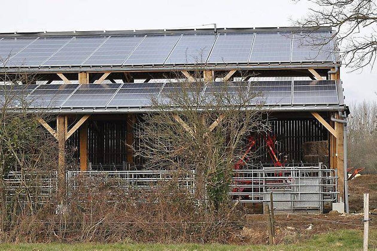 découvrez le bardage photovoltaïque durable, une solution innovante alliant esthétisme et performance énergétique. transformez votre bâtiment en une source d'énergie renouvelable tout en réduisant votre empreinte écologique.