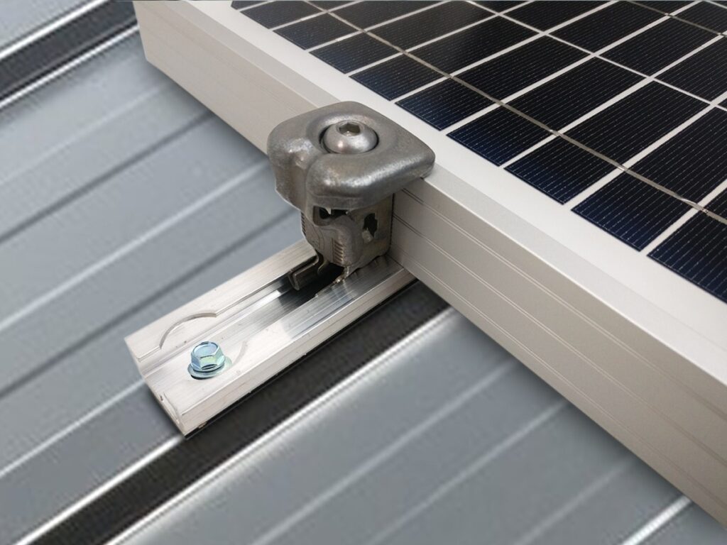 découvrez notre guide complet sur la fixation photovoltaïque, une solution idéale pour optimiser l'installation de vos panneaux solaires. apprenez les meilleures pratiques, les différents types de fixations et comment garantir la durabilité et l'efficacité de votre système solaire.