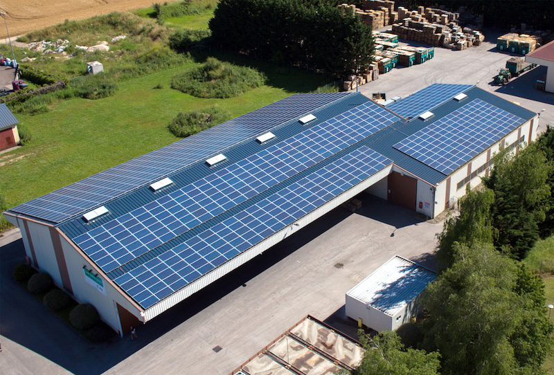 découvrez les avantages de l'investissement photovoltaïque : une solution durable et rentable pour produire votre propre électricité, réduire vos factures énergétiques et contribuer à la transition énergétique. profitez d'un environnement favorable et d'aides financières pour investir dans un avenir plus vert.
