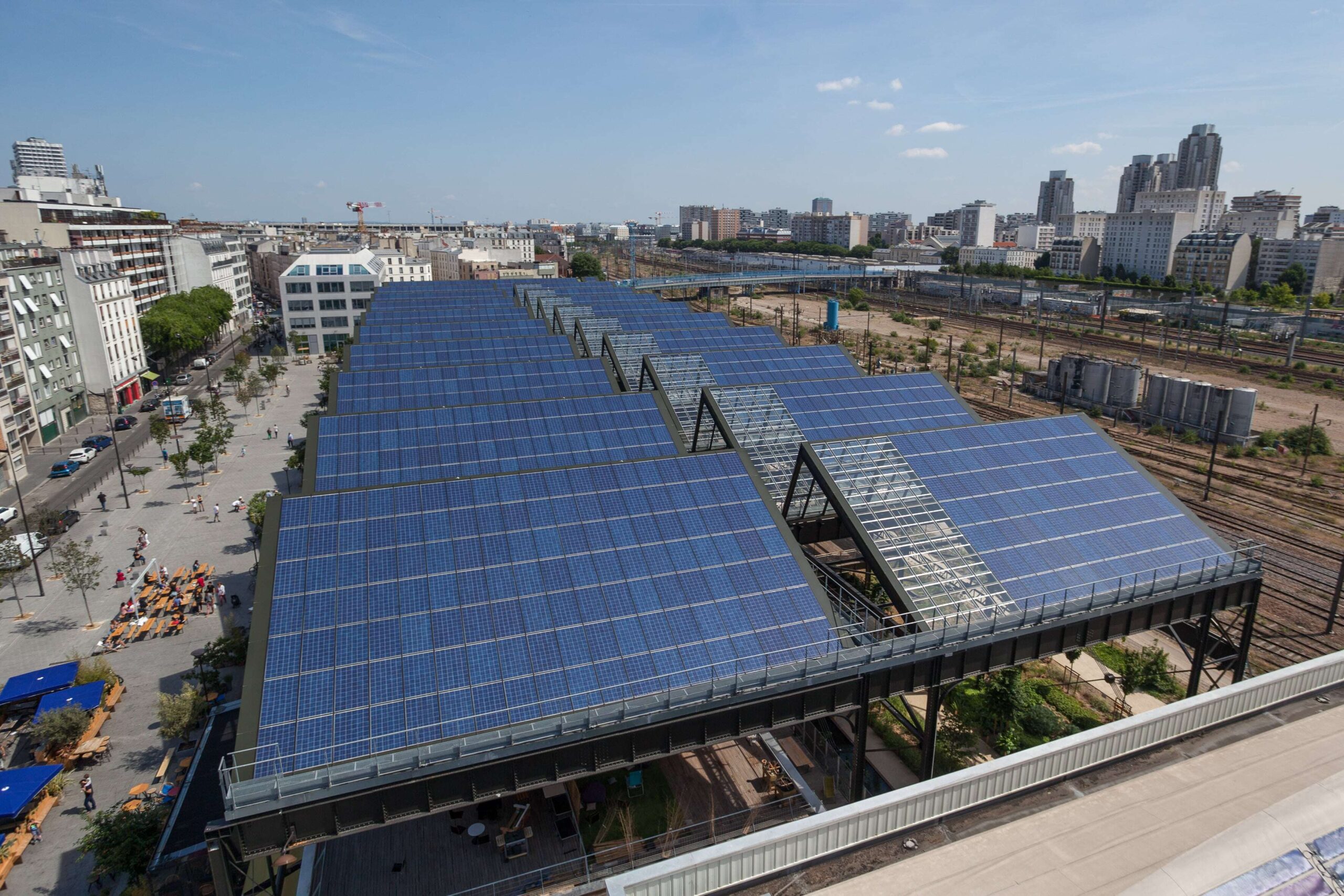découvrez les avantages de l'investissement photovoltaïque : une solution durable pour générer de l'énergie propre, réduire vos factures d'électricité et contribuer à la transition énergétique. investissez dans l'avenir avec des panneaux solaires performants.