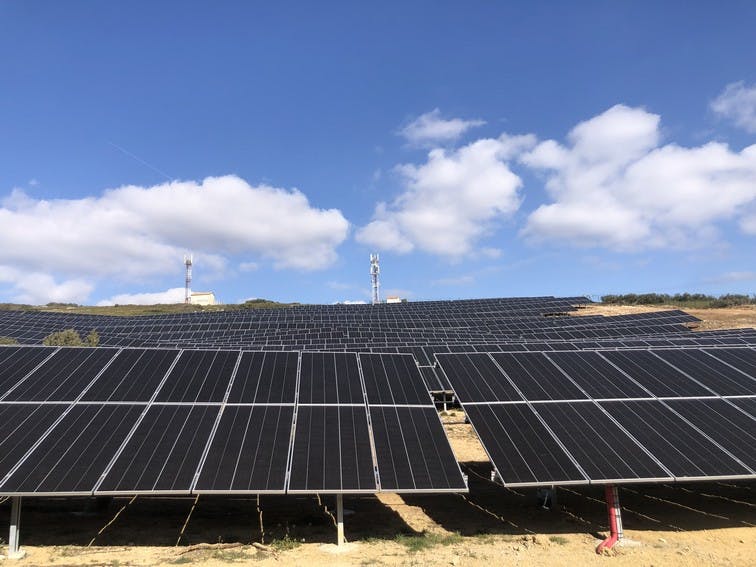 découvrez les solutions photovoltaïques en région paca, optimisez votre consommation d'énergie et réduisez vos factures grâce à l'énergie solaire. informez-vous sur les avantages, les subventions et les entreprises locales spécialisées dans l'installation de panneaux solaires.
