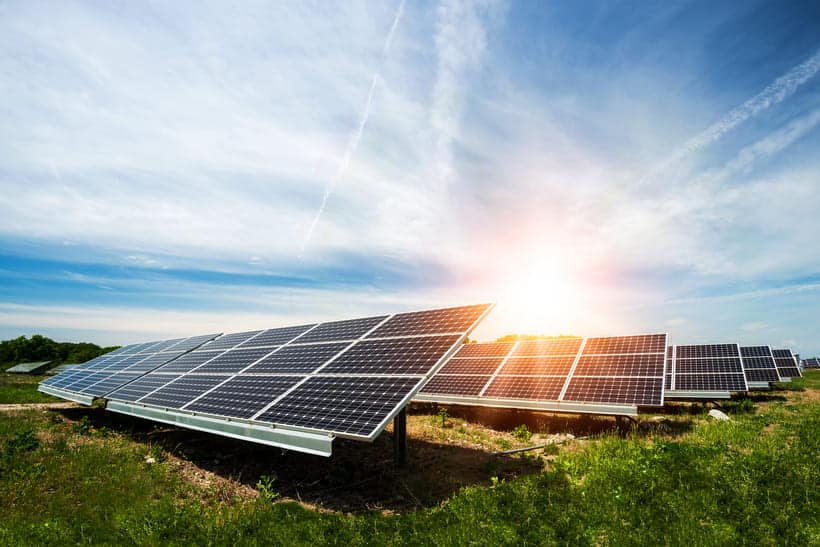 découvrez comment réussir l'installation de panneaux solaires chez vous : conseils, étapes essentielles et avantages pour produire votre propre électricité propre et économiser sur vos factures.