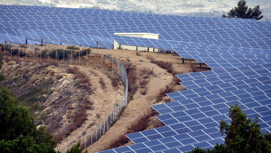 découvrez les progrès rapides du parc photovoltaïque de douzy, une initiative majeure pour l'énergie renouvelable et la production durable d'électricité.