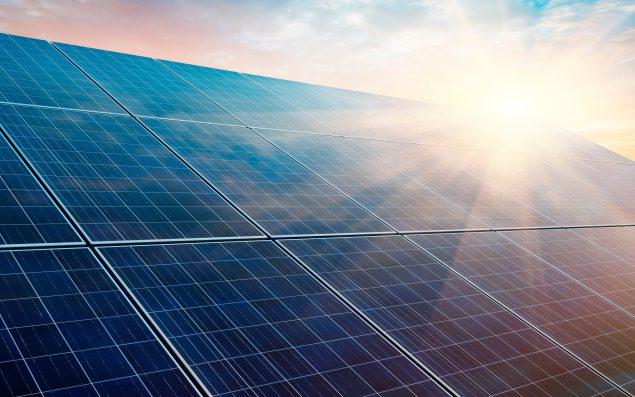 découvrez comment le printemps est la saison idéale pour investir dans l'énergie solaire et maximiser vos économies d'énergie tout en protégeant l'environnement.