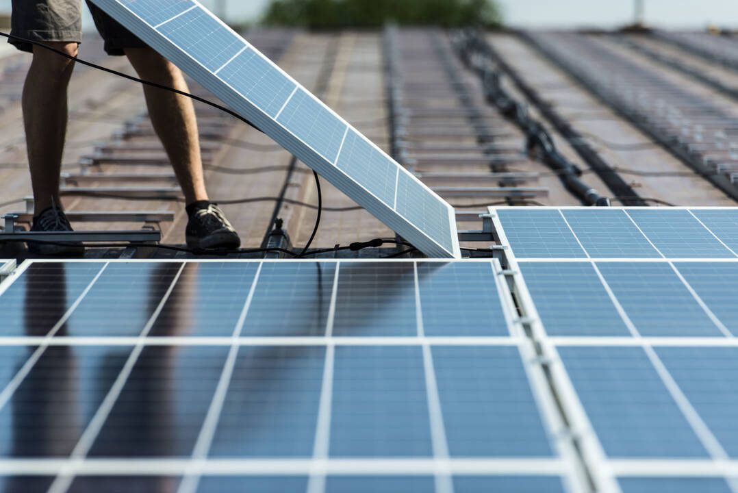 découvrez comment les panneaux solaires vieillissent après 30 ans d'utilisation, leur performance et conseils pour optimiser leur durée de vie.