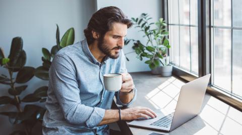découvrez comment choisir la meilleure entreprise de rénovation intérieure pour transformer votre maison avec qualité et professionnalisme.