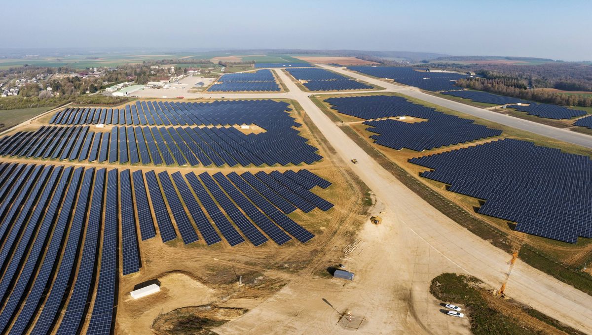 découvrez le complexe photovoltaïque de minas gerais, une installation majeure dédiée à la production d'énergie solaire propre et durable au brésil.