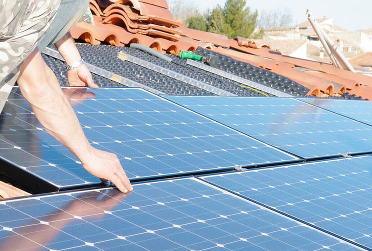 découvrez comment hellio et solairemax s'associent pour vous offrir une autonomie énergétique durable et efficace grâce aux solutions solaires innovantes.